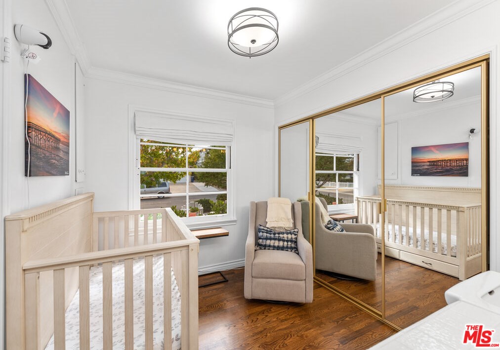 8001 Kentwood Ave, Los Angeles CA  90045-1253 exterior