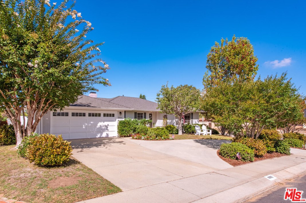 8001 Kentwood Ave, Los Angeles CA  90045-1253 exterior