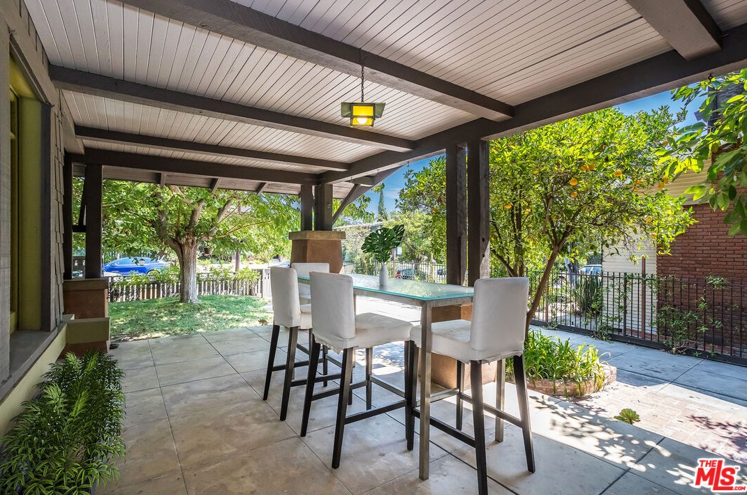 2003 Canyon Dr, Los Angeles CA  90068-3609 exterior