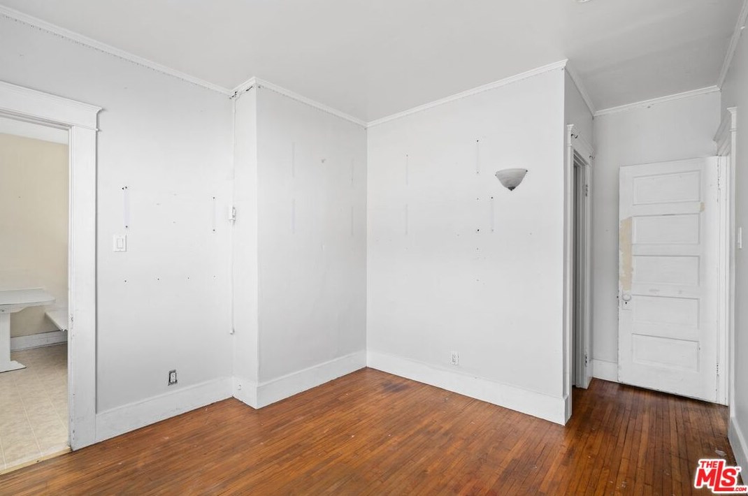 626 Gower St, Los Angeles CA  90004-1304 exterior