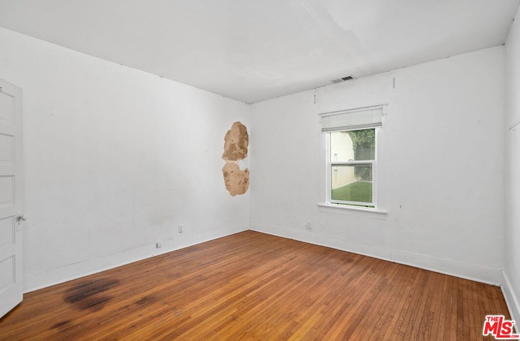 626 Gower St, Los Angeles CA  90004-1304 exterior