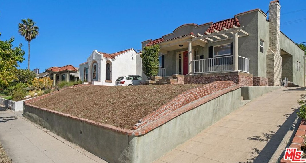 626 Gower St, Los Angeles CA  90004-1304 exterior