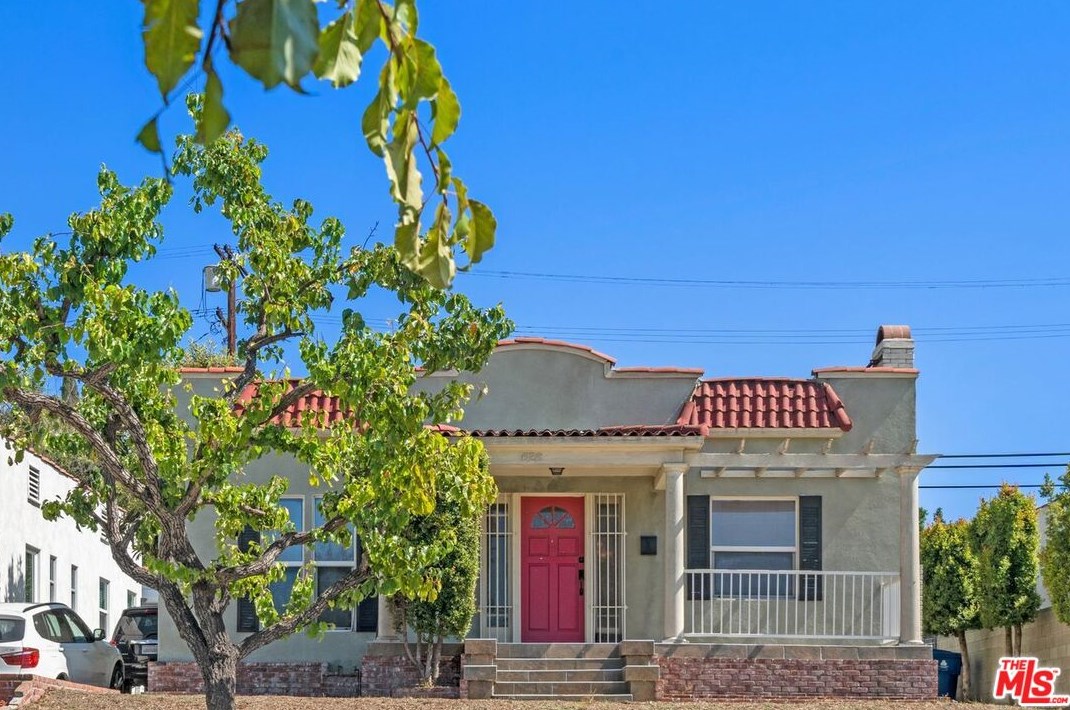 626 Gower St, Los Angeles CA  90004-1304 exterior