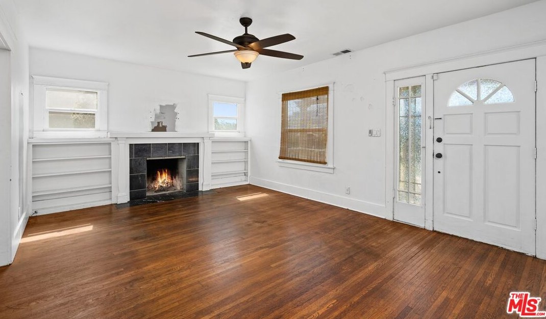626 Gower St, Los Angeles CA  90004-1304 exterior