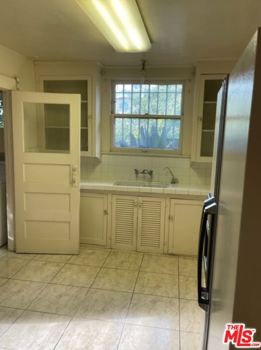4611 Clarissa Ave, Los Angeles CA  90027-2817 exterior