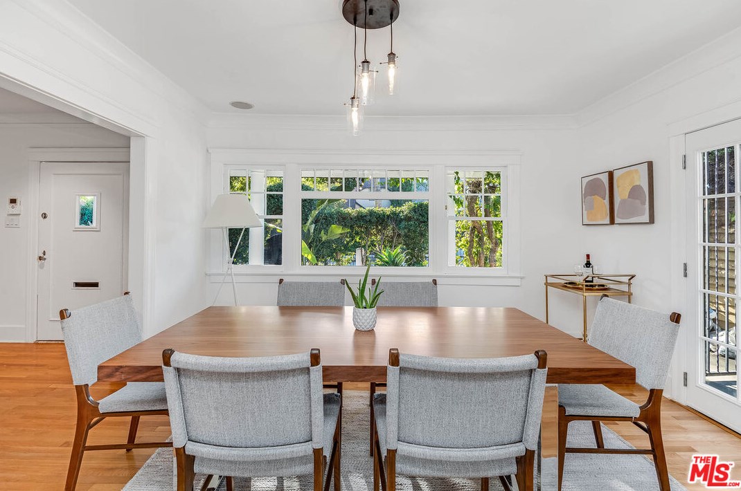 512 Gower St, Los Angeles CA  90004-1303 exterior