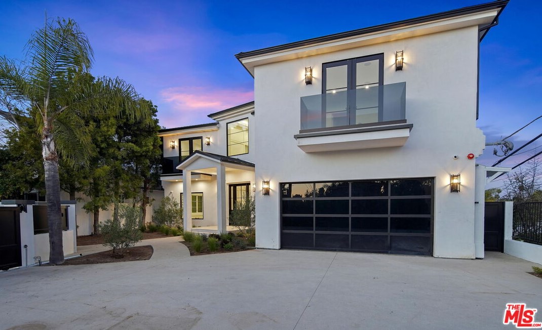 12318 19th Helena Dr, Los Angeles CA  90049-3939 exterior