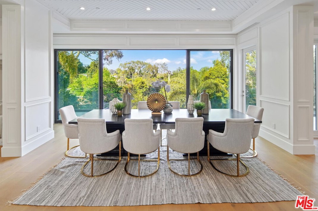 12318 19th Helena Dr, Los Angeles CA  90049-3939 exterior