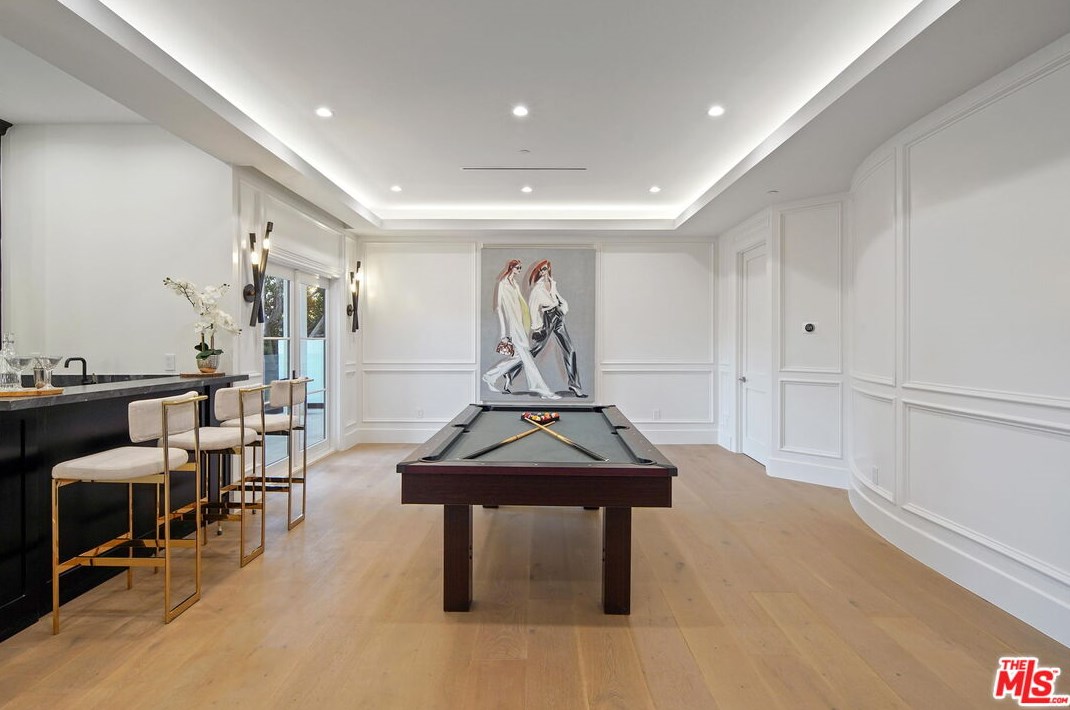 12318 19th Helena Dr, Los Angeles CA  90049-3939 exterior