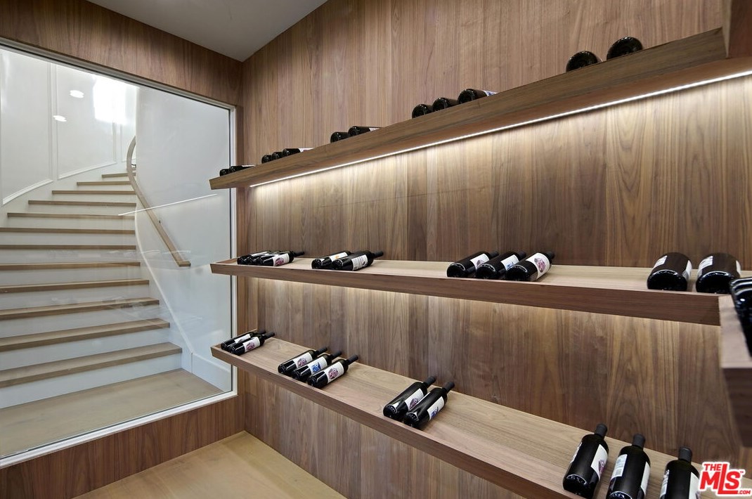 12318 19th Helena Dr, Los Angeles CA  90049-3939 exterior