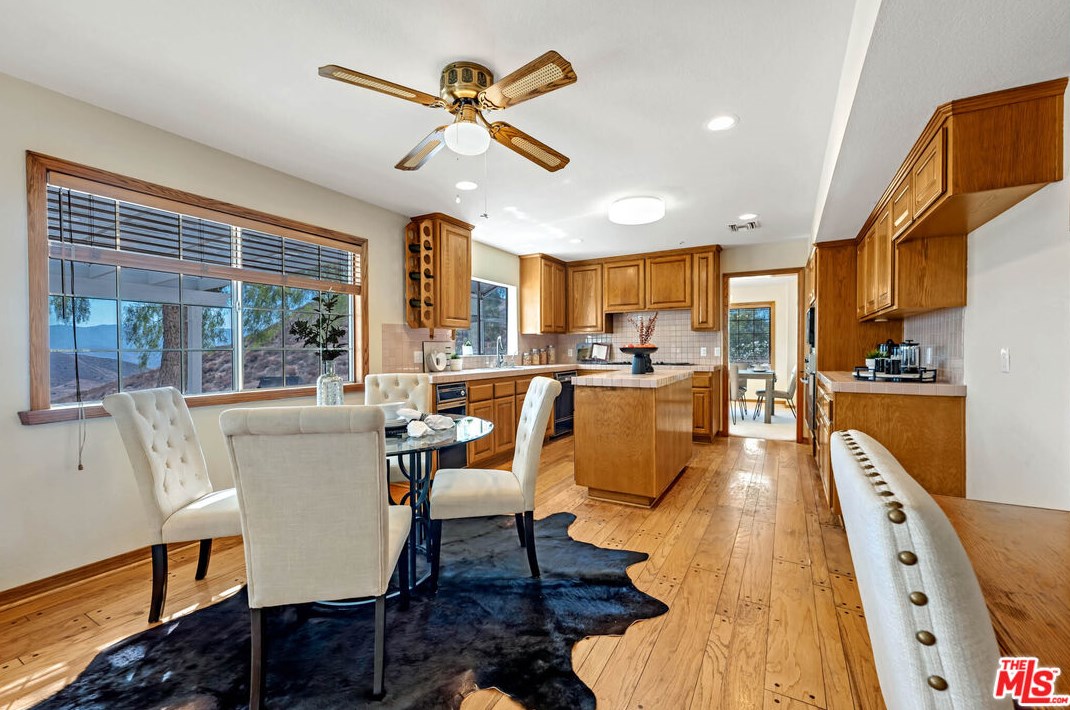 34880 Via Famero Dr, Acton CA  93510-2318 exterior