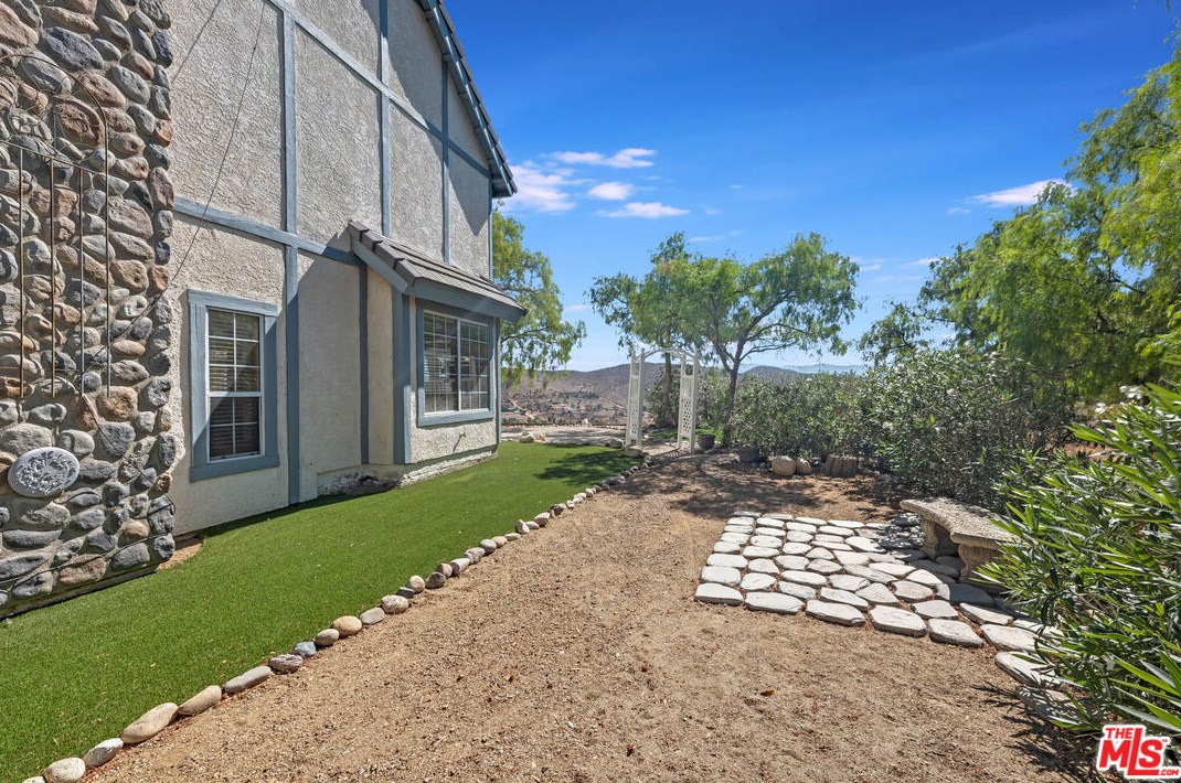 34880 Via Famero Dr, Acton CA  93510-2318 exterior