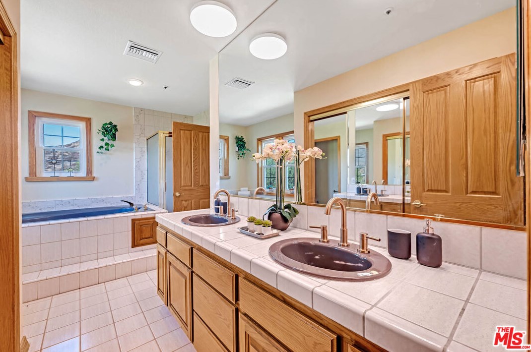 34880 Via Famero Dr, Acton CA  93510-2318 exterior