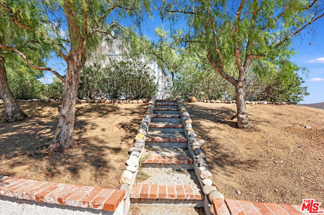 34880 Via Famero Dr, Acton CA  93510-2318 exterior