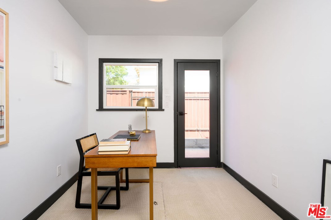 2203 Palm Grove Ave, Los Angeles CA  90016-2319 exterior