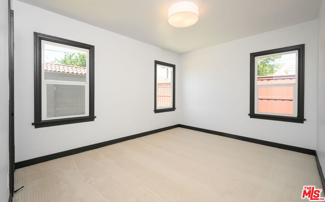 2203 Palm Grove Ave, Los Angeles CA  90016-2319 exterior