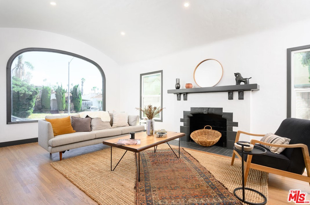 2203 Palm Grove Ave, Los Angeles CA  90016-2319 exterior