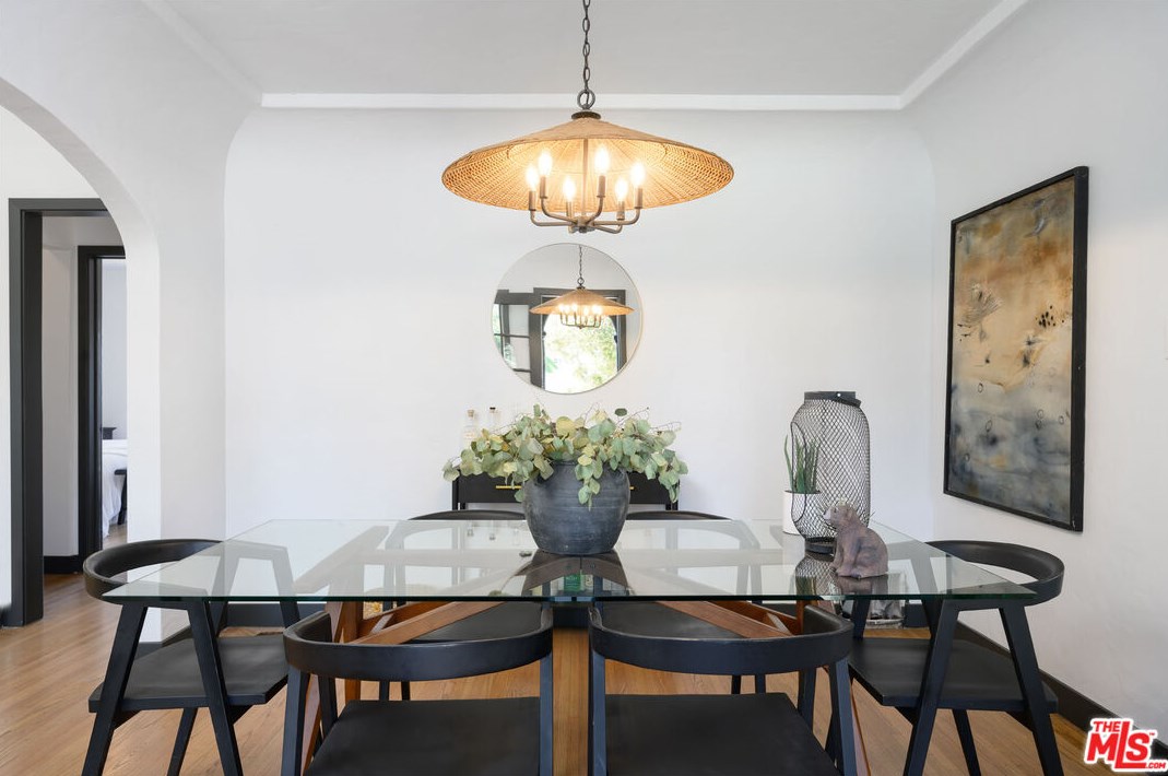 2203 Palm Grove Ave, Los Angeles CA  90016-2319 exterior