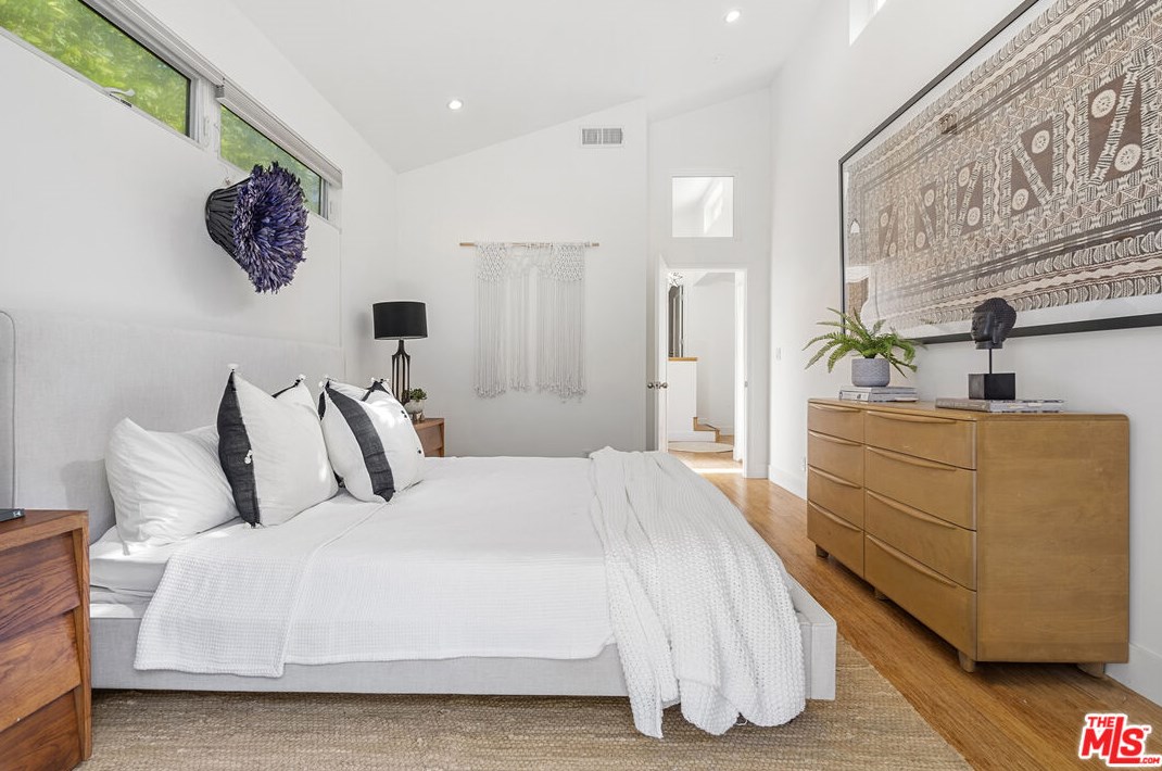 3779 Colonial Ave, Los Angeles CA  90066-3641 exterior