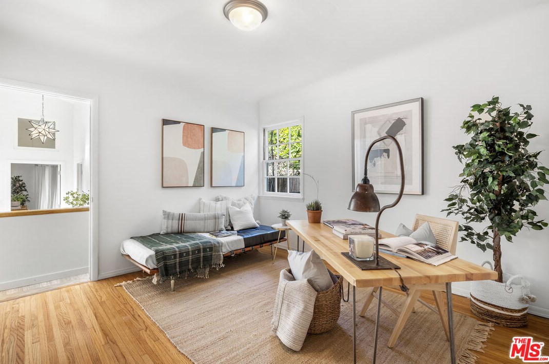 3779 Colonial Ave, Los Angeles CA  90066-3641 exterior