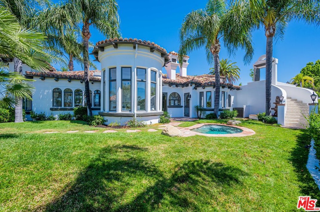 1090 Vista Ridge Ln, Thousand Oaks CA  91362-5614 exterior