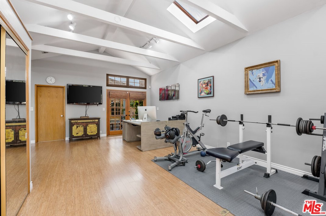 8116 Rayford Dr, Los Angeles CA  90045-2426 exterior
