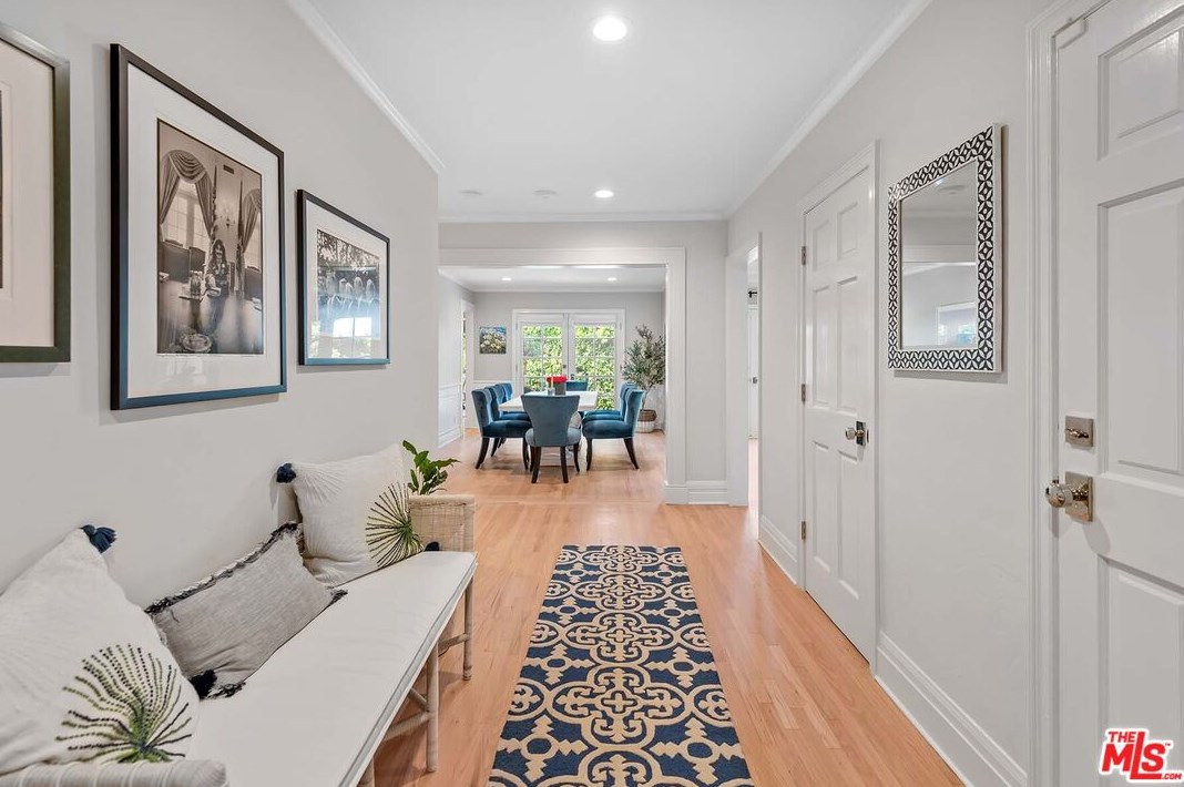 10455 Lindbrook Dr, Los Angeles CA  90024-3331 exterior