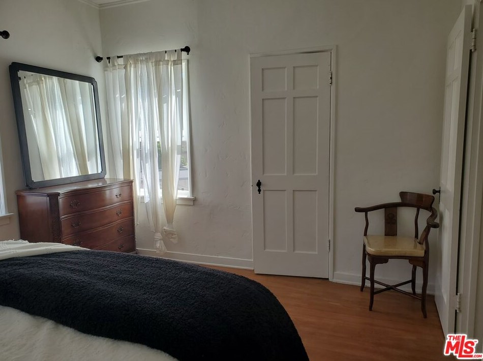 4250 Garthwaite Ave, Los Angeles CA  90008-5249 exterior