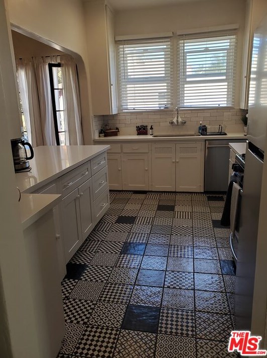 4250 Garthwaite Ave, Los Angeles CA  90008-5249 exterior
