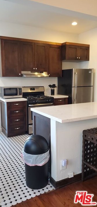 4250 Garthwaite Ave, Los Angeles CA  90008-5249 exterior