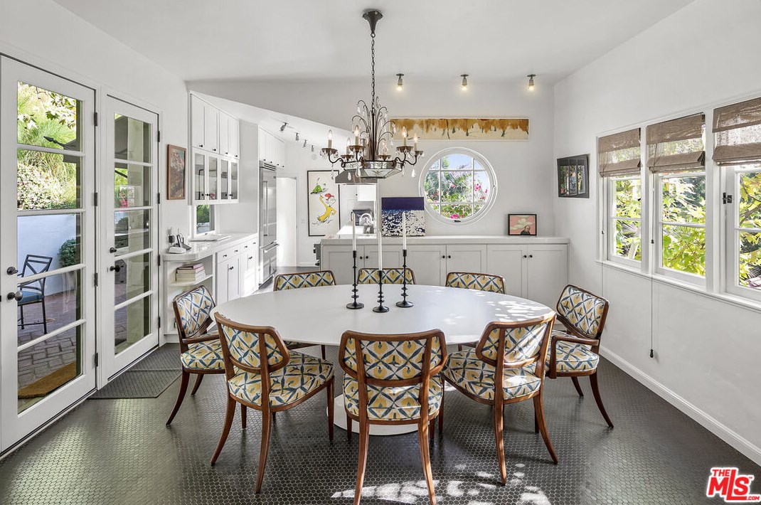 1822 Courtney Ter, Los Angeles CA  90046-2106 exterior