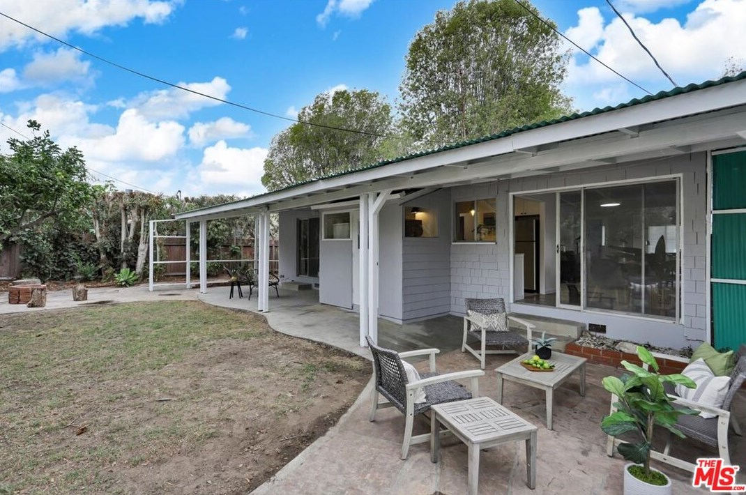 3411 Barrington Ave, Los Angeles CA  90049-4432 exterior