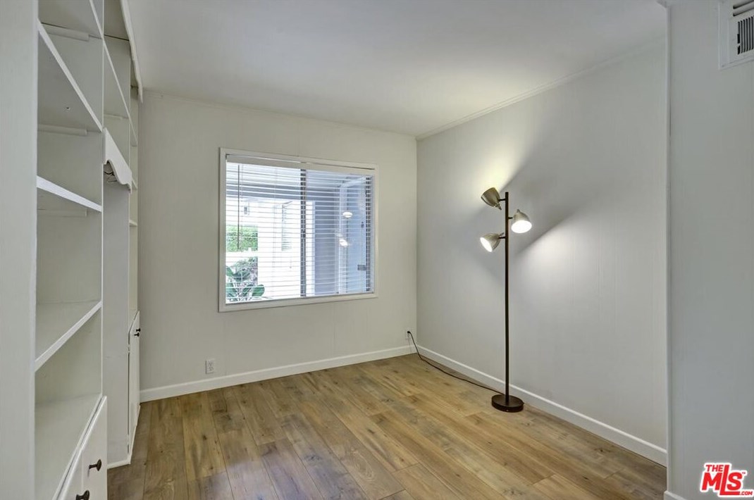 3411 Barrington Ave, Los Angeles CA  90049-4432 exterior