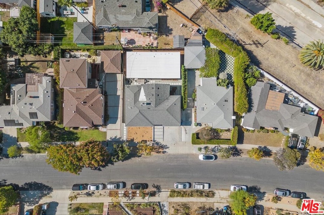 1821 Dunsmuir Ave, Los Angeles CA  90019-5228 exterior