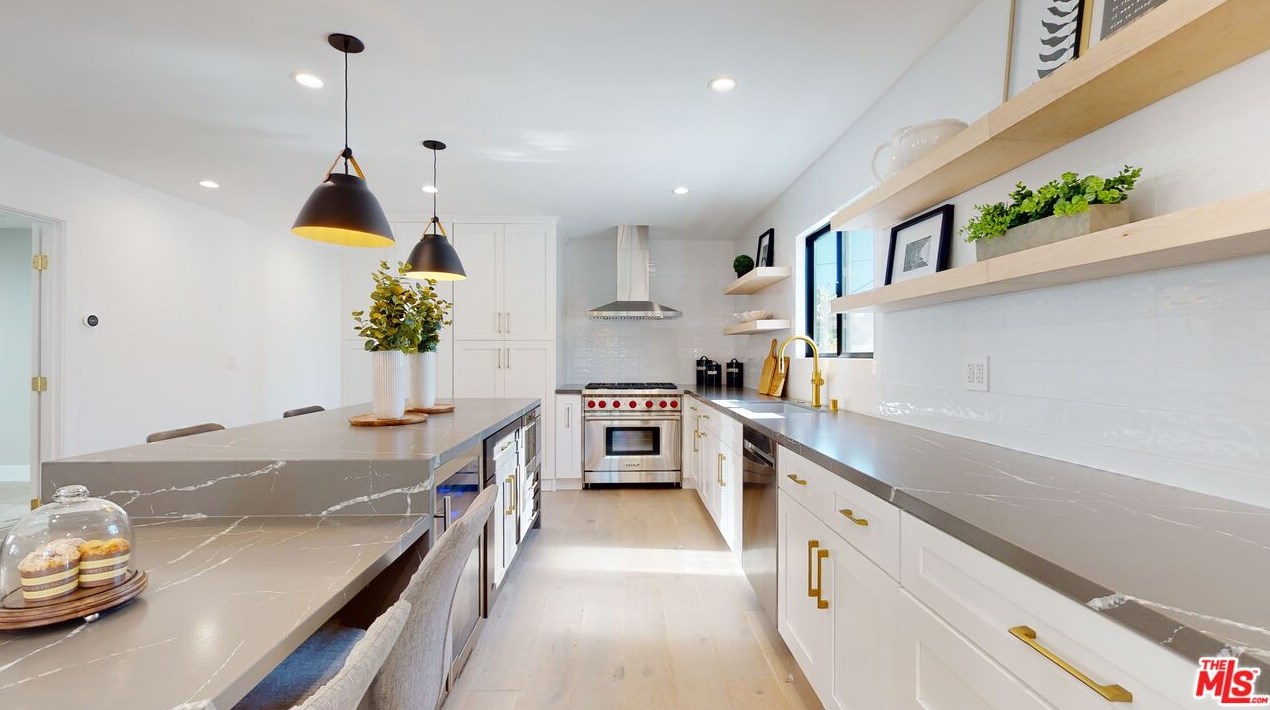 2118 Glendon Ave, Los Angeles CA  90025-6326 exterior