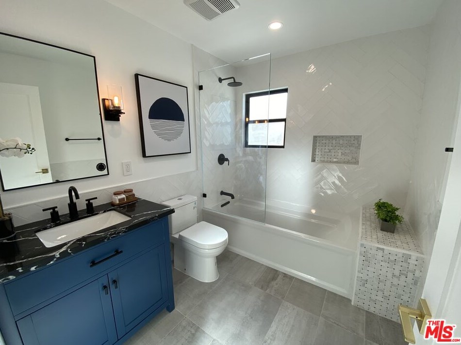 2118 Glendon Ave, Los Angeles CA  90025-6326 exterior