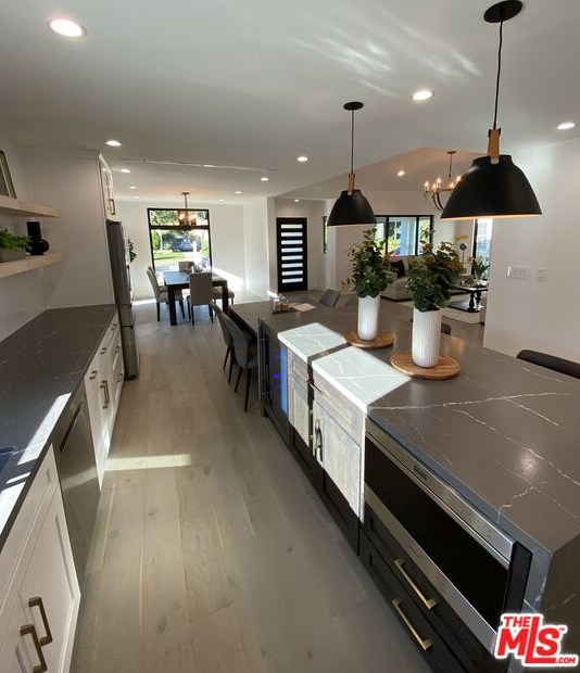 2118 Glendon Ave, Los Angeles CA  90025-6326 exterior