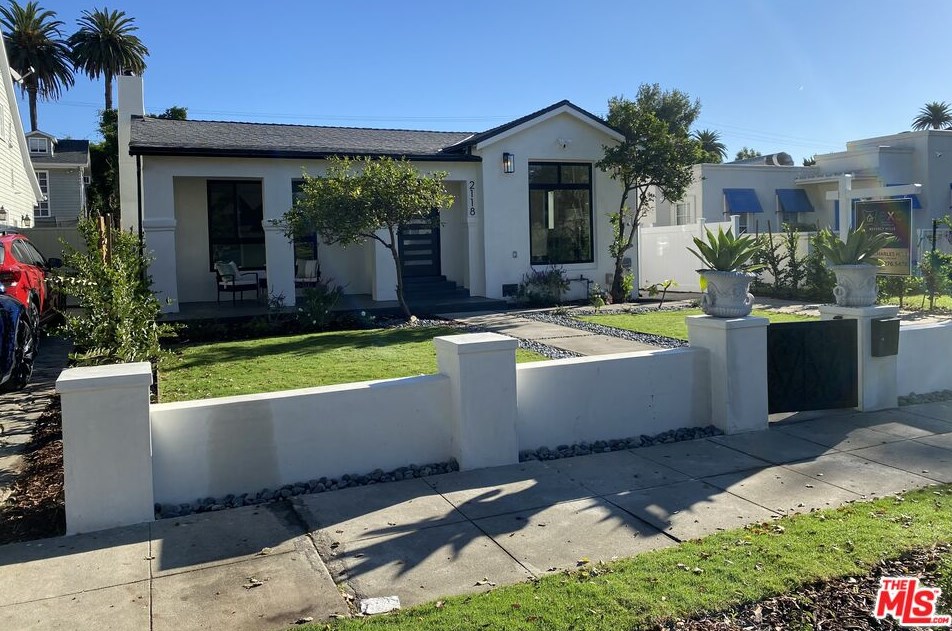 2118 Glendon Ave, Los Angeles CA  90025-6326 exterior