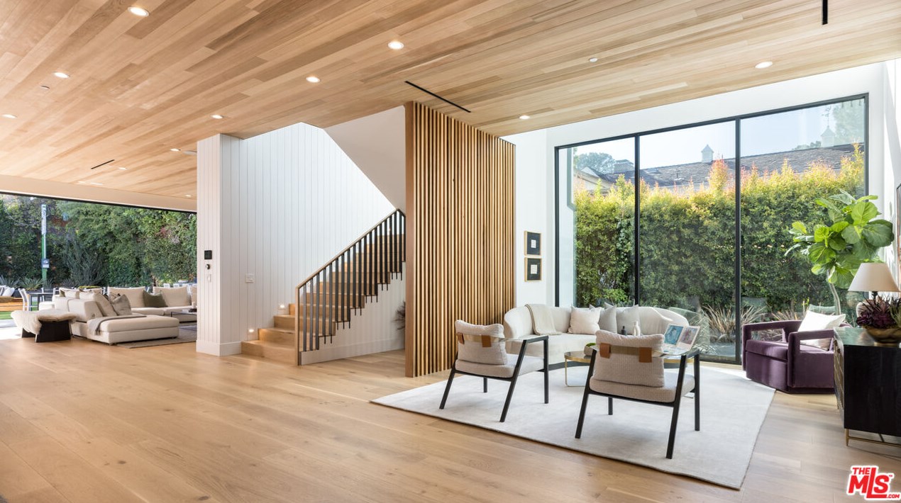 417 Kenter Ave, Los Angeles CA  90049-1932 exterior