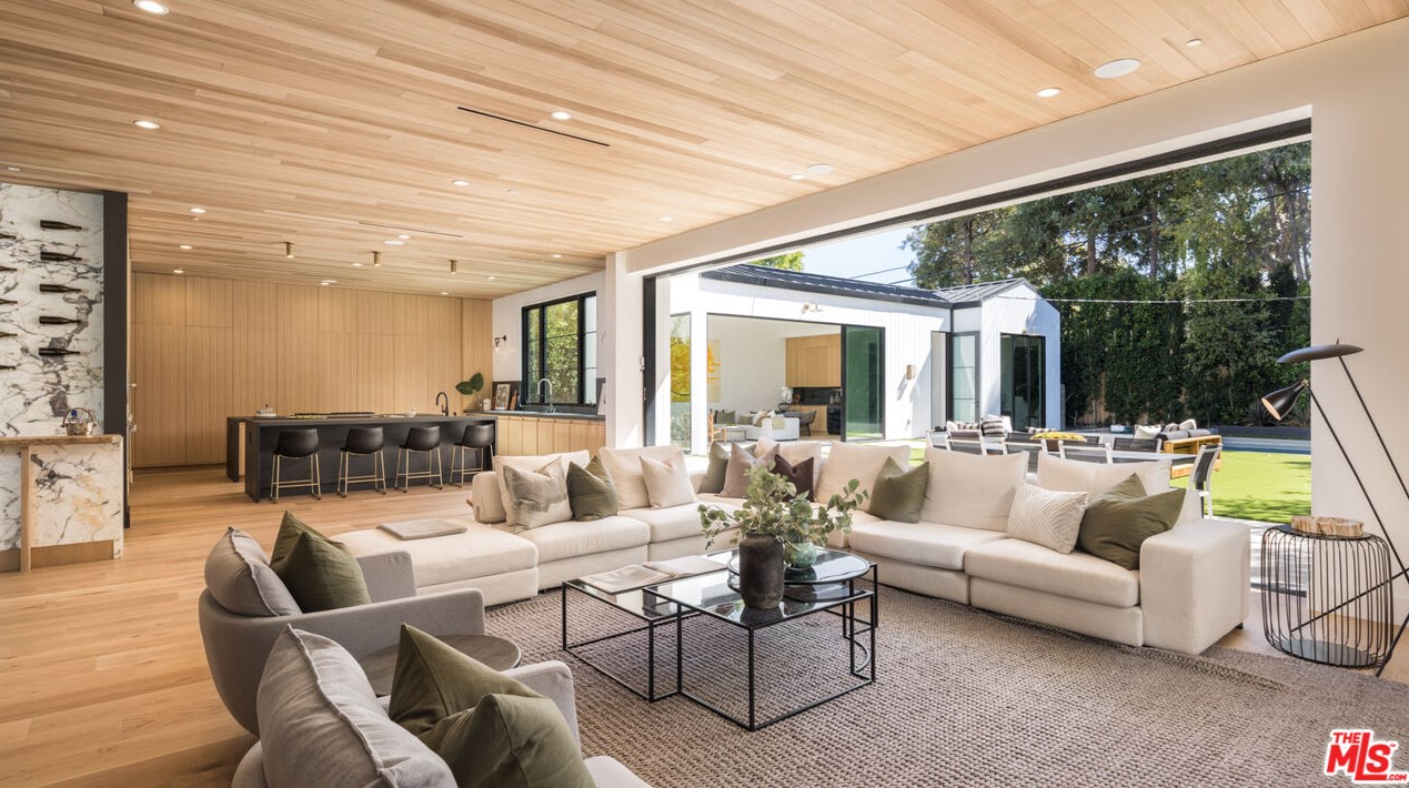 417 Kenter Ave, Los Angeles CA  90049-1932 exterior