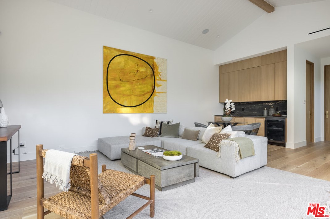 417 Kenter Ave, Los Angeles CA  90049-1932 exterior