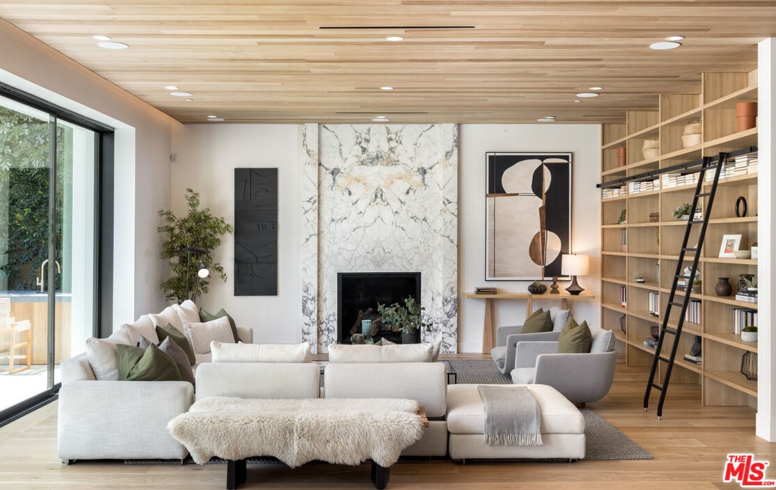 417 Kenter Ave, Los Angeles CA  90049-1932 exterior