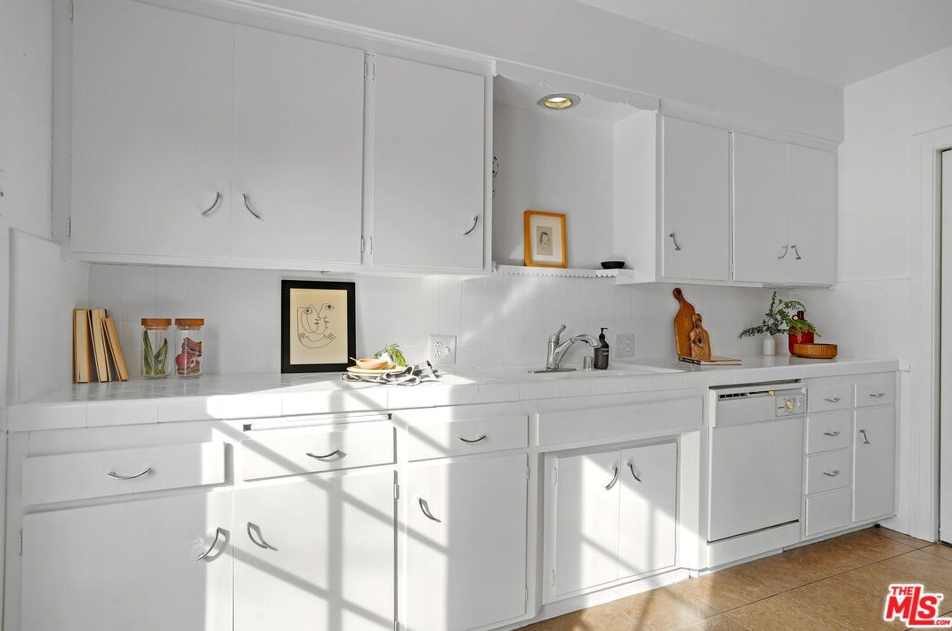 5223 Maywood Ave, Los Angeles CA  90041-1213 exterior