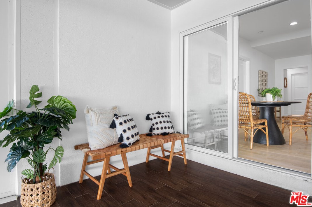 7722 Midfield Ave, Los Angeles CA  90045-3236 exterior