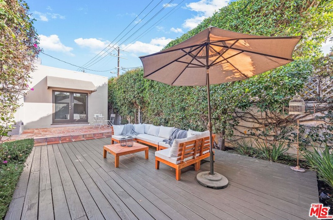 715 Spaulding Ave, Los Angeles CA  90046-7421 exterior