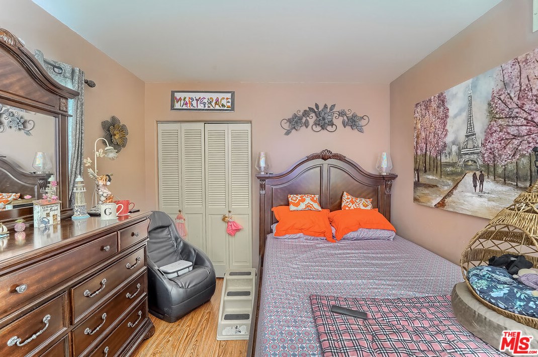 4034 Colonial Ave, Los Angeles CA  90066-4910 exterior