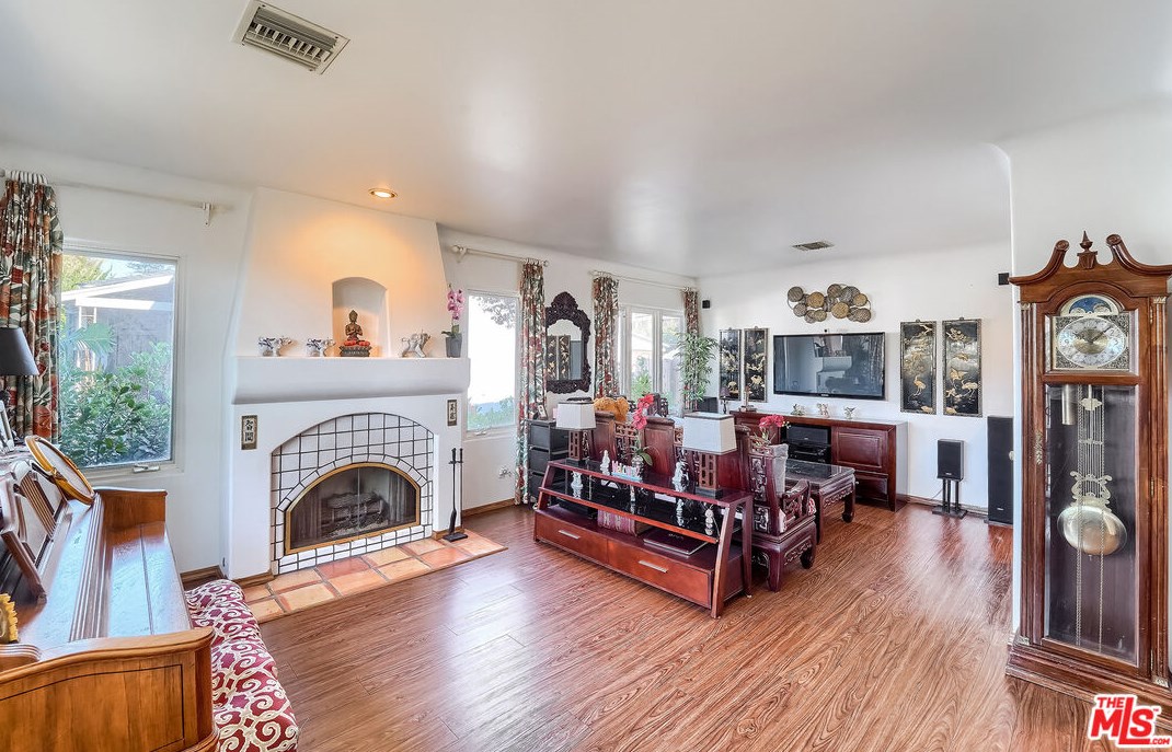 4034 Colonial Ave, Los Angeles CA  90066-4911 exterior