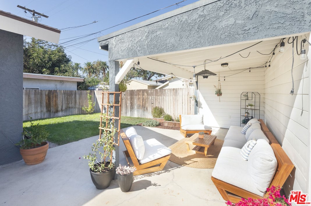 1727 39th Pl, Los Angeles CA  90062-1339 exterior