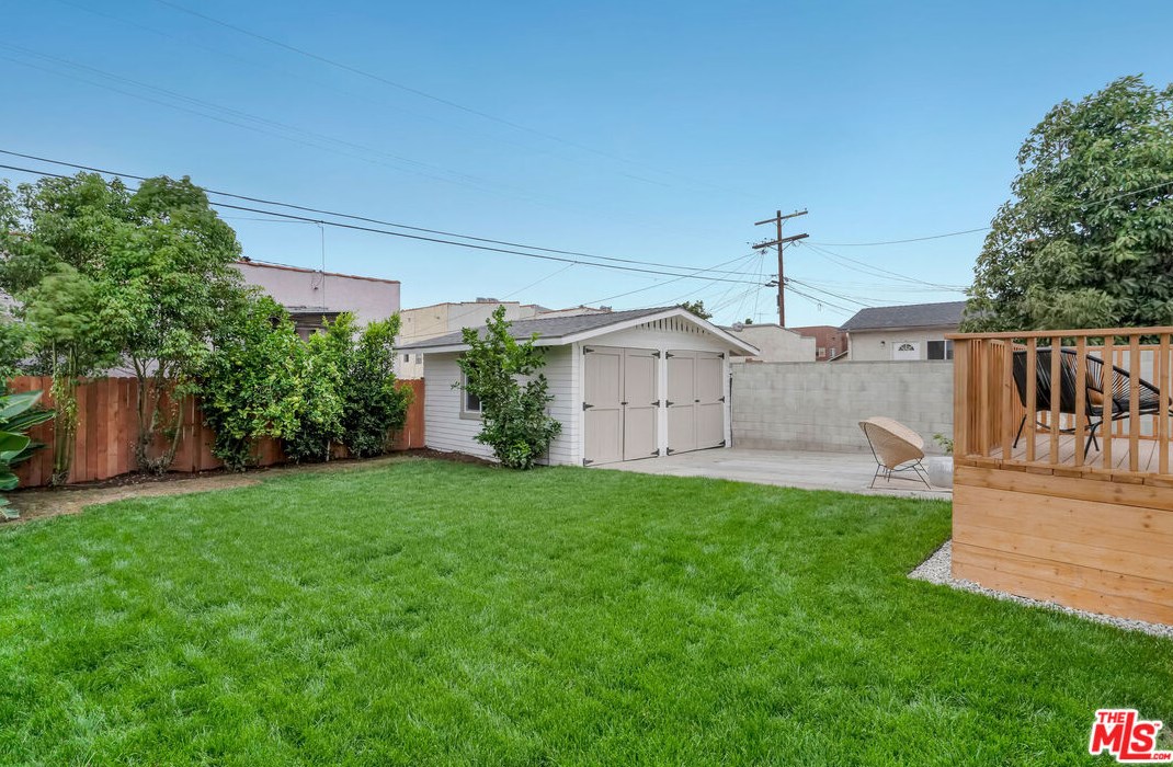 2041 Palm Grove Ave, Los Angeles CA  90016-1631 exterior
