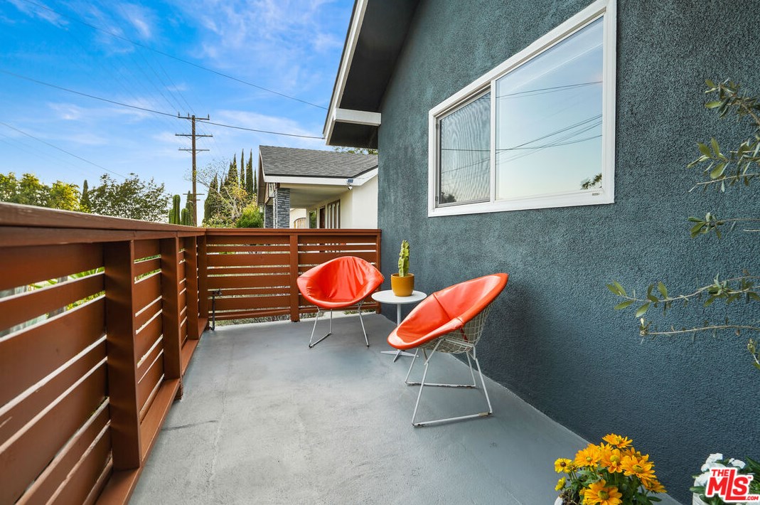 6091 Meridian St, Los Angeles CA  90042-2742 exterior